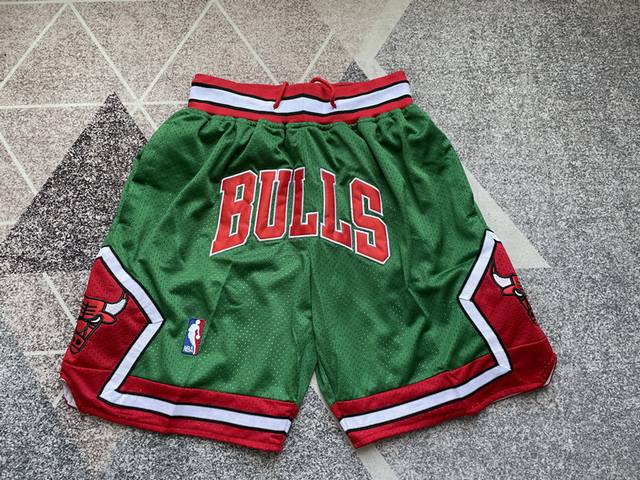 Style K64 Top embroidery version White background details Mitchell & Ness X Just