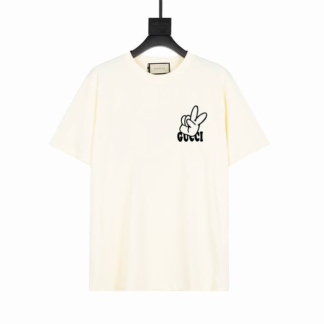 Gucci printed short sleeves, small logo on the left chest, simple and elegant, v