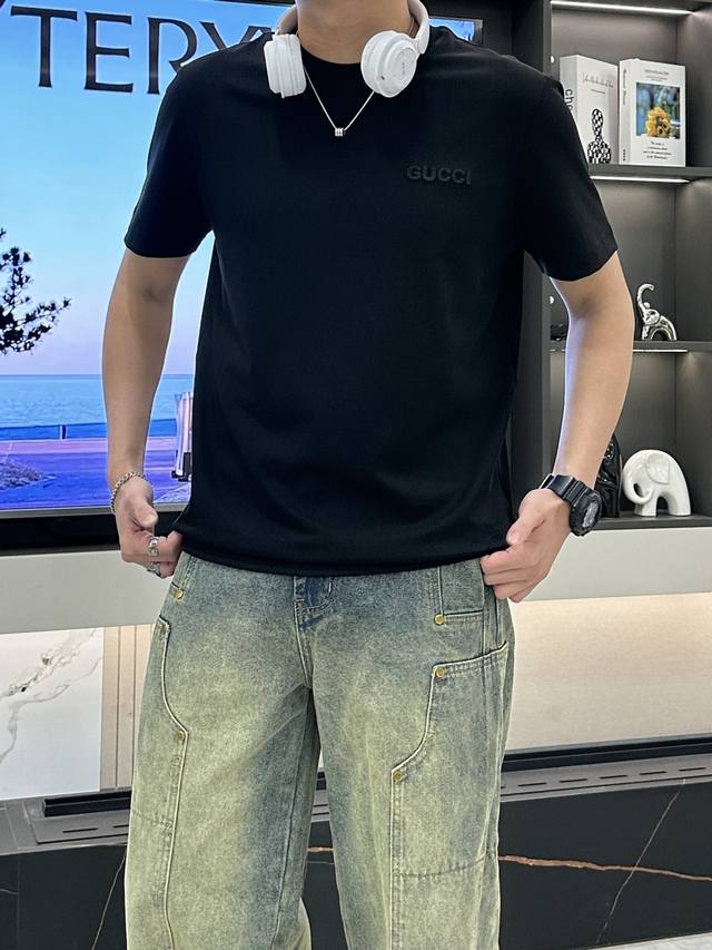 Gucci short-sleeved T-shirt 2025 spring and summer new models are on sale at the