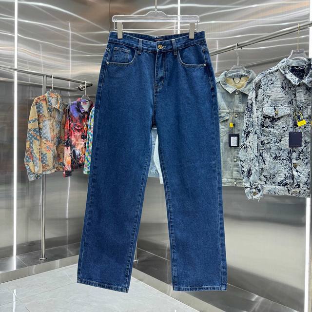 Lv Louis 25 new back pocket letter logo jeans! Specific latest brand leather lab