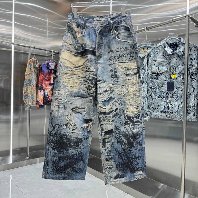 Acne Studios 3D ripped brushed jeans Process description: Use brushed non-stretc