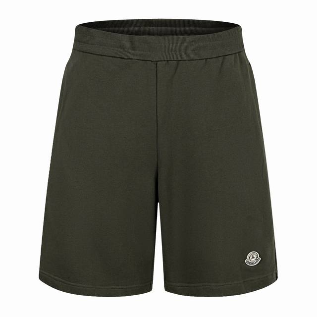 Exclusive supply of Moncler three-party joint shorts green The fabric is a singl
