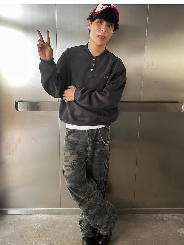 Style No.-897 Cleanfit American retro ripped camouflage washed workwear patchwor