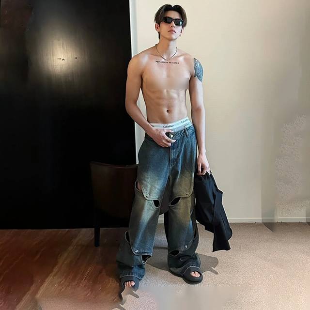 Style No.-878 Self-owned Clean Fit Destroyed Stitching Washed Jeans Color: Black
