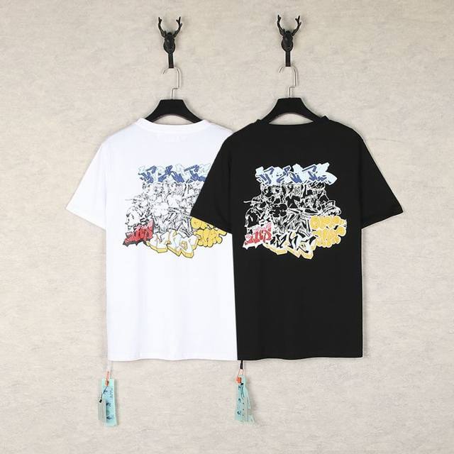 1264- Black White SML Xl The print on this T-shirt from Off-White is absolutely