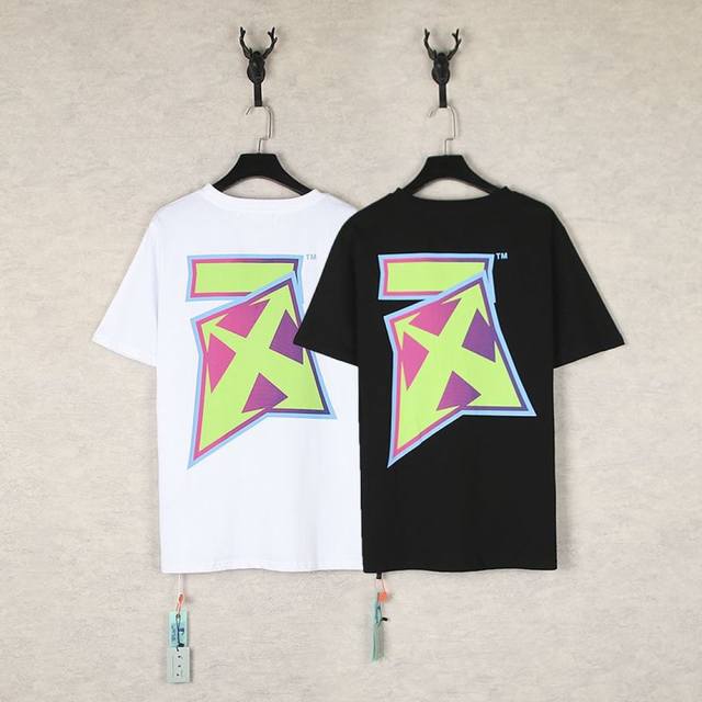 1258- Black White SML Xl The iconic pattern of the Off White short-sleeved T-shi