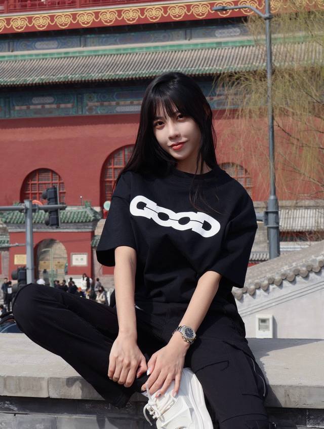 9927 Good fission letter short sleeves unisex, black and white Size: SML Xl S bu