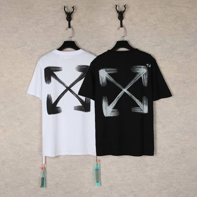 1272- Black White SML Xl These two T-shirts from Off-White are a perfect fusion