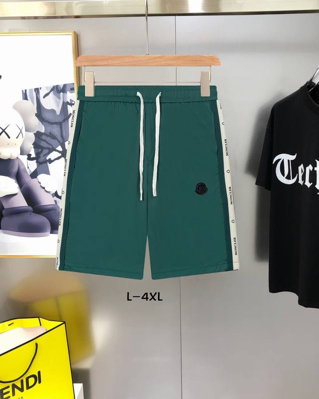 Moncler 2025 new fashion casual shorts, the most fashionable and latest logo dec