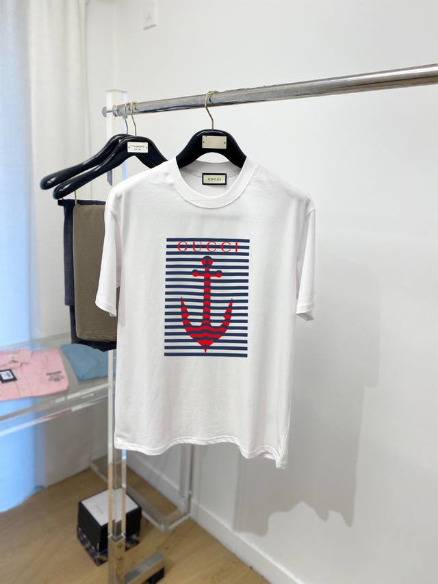 Gucci, new short-sleeved T-shirt, handsome and fashionable, with a letter logo o