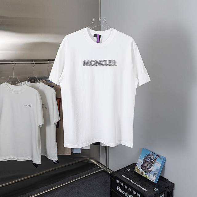 gift box model number Y30-2 size Xs-SML unisex Moncler logo short sleeve Customi