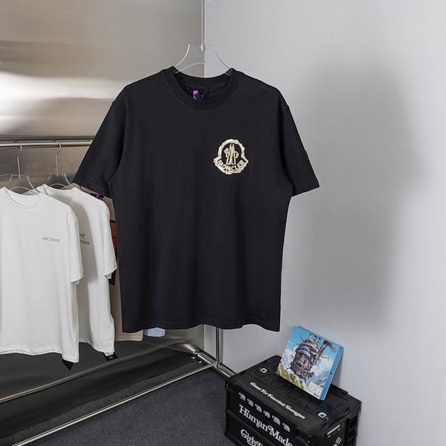 Gift box model number Y29-1 size Xs-SML Unisex Moncler badge printed short sleev