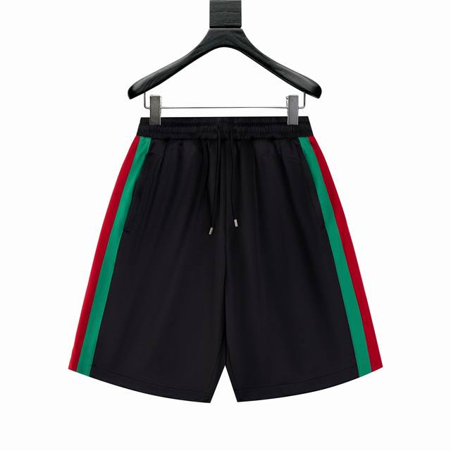 Gucci three-color striped laminated shorts Original purchase of 8,500, polyester