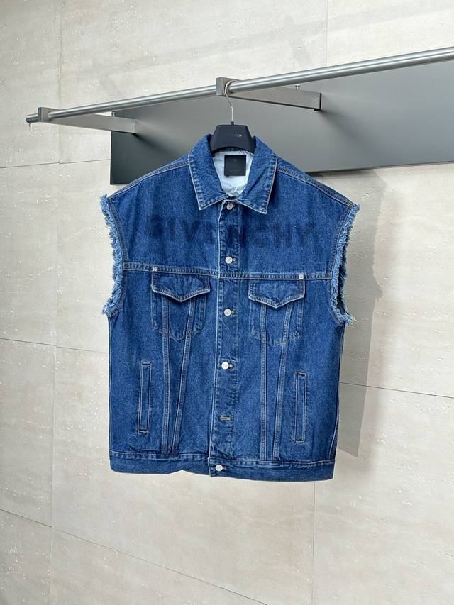 Givench* Givenchy 25Ss blue washed sleeveless denim jacket The fabric is 8+7
