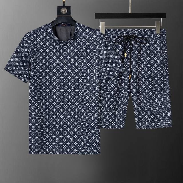 New round-neck short suit from the official website for spring and summer, styli