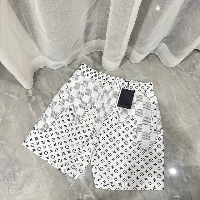 Louis Vuitton's new summer beach pants Lv classic print quick-drying shorts, th