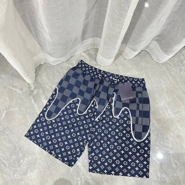 Louis Vuitton's new summer beach pants Lv classic print quick-drying shorts, th