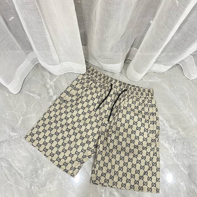 Year-round replenishment without removal Gucci's new classic casual beach shorts