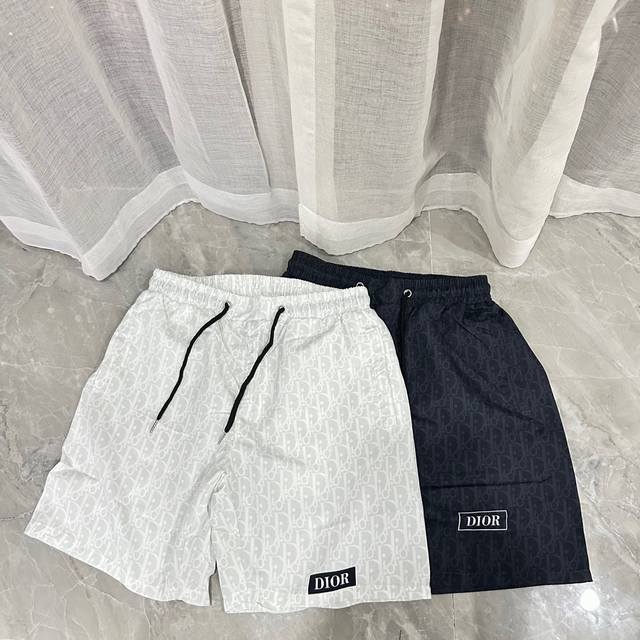 Restock all year round Dior's new classic casual beach shorts The picture is tak