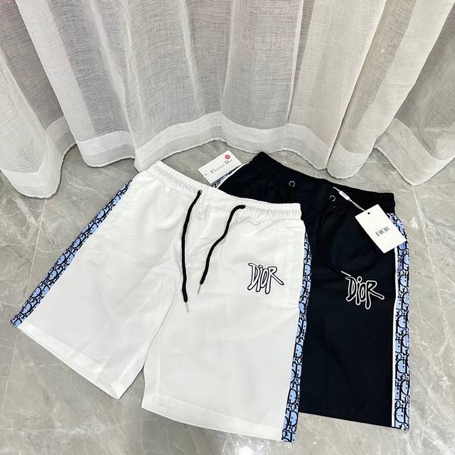 Restocked all year round Dior's new classic casual beach shorts The picture is t