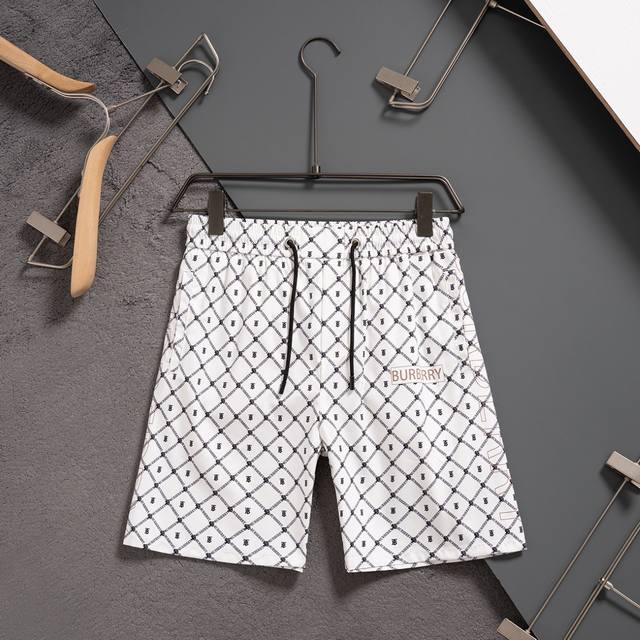 Burberry classic printed casual beach shorts Classic quick-drying shorts, same s