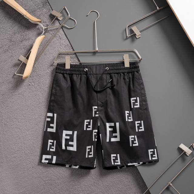 Fendi's new summer beach pants Classic print quick-drying shorts, same style for
