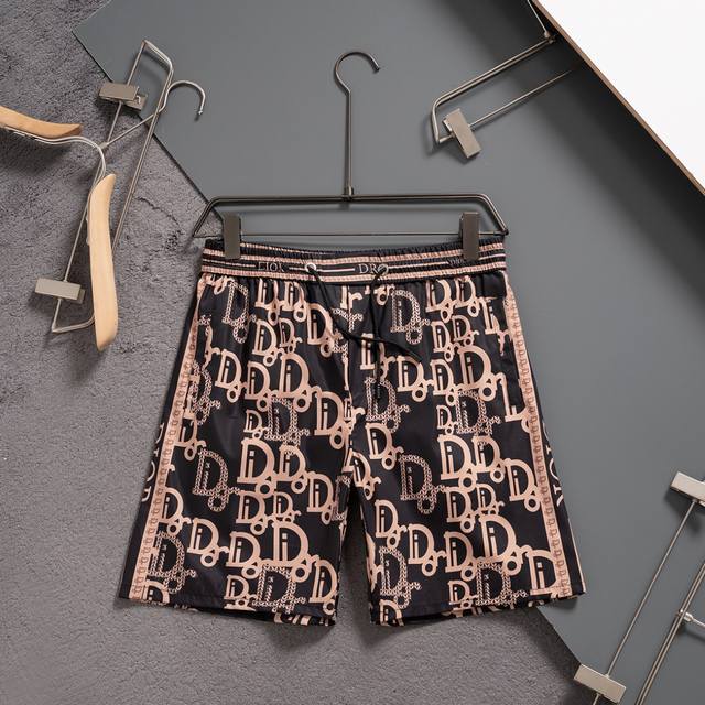 Dior's new classic casual beach shorts , classic plaid quick-drying shorts, the