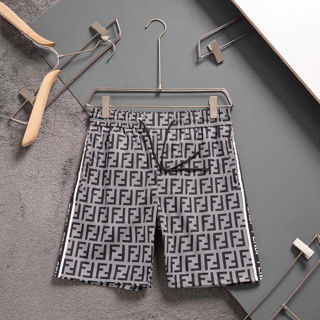 Fendi's new summer beach pants Classic print quick-drying shorts, same style for