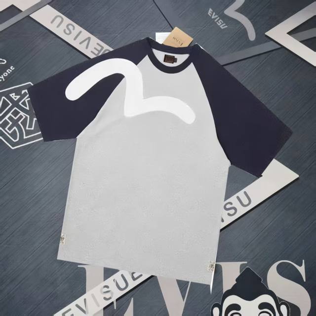 New patchwork T-shirt will be shipped in 4-5 days. High quality, made of pure co