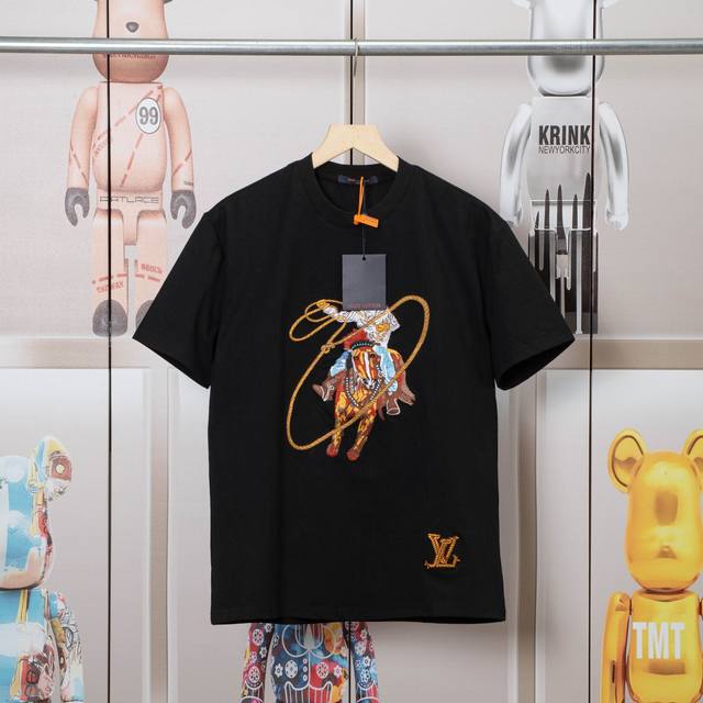 Lv Louis Spring and Summer new front and back embroidered short-sleeved T-shirt,