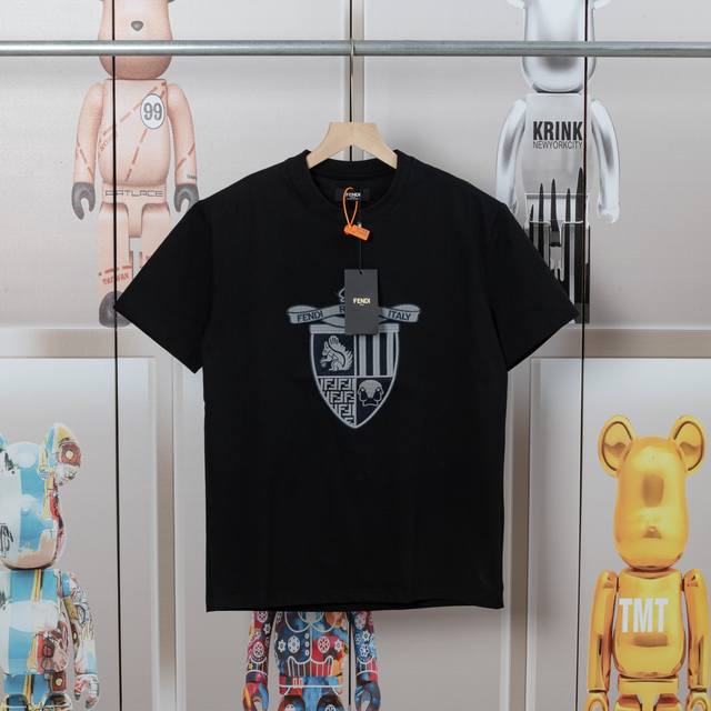 Fendi spring and summer new embroidered casual short-sleeved T-shirt. Detailed o