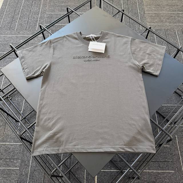 Style No. W002 Alexander Wang's new embossed short-sleeved T-shirt with concave