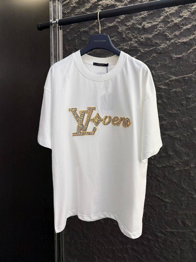 Style No. V005 Lv sequined beaded letter Logo short-sleeved T-shirt Customized 2