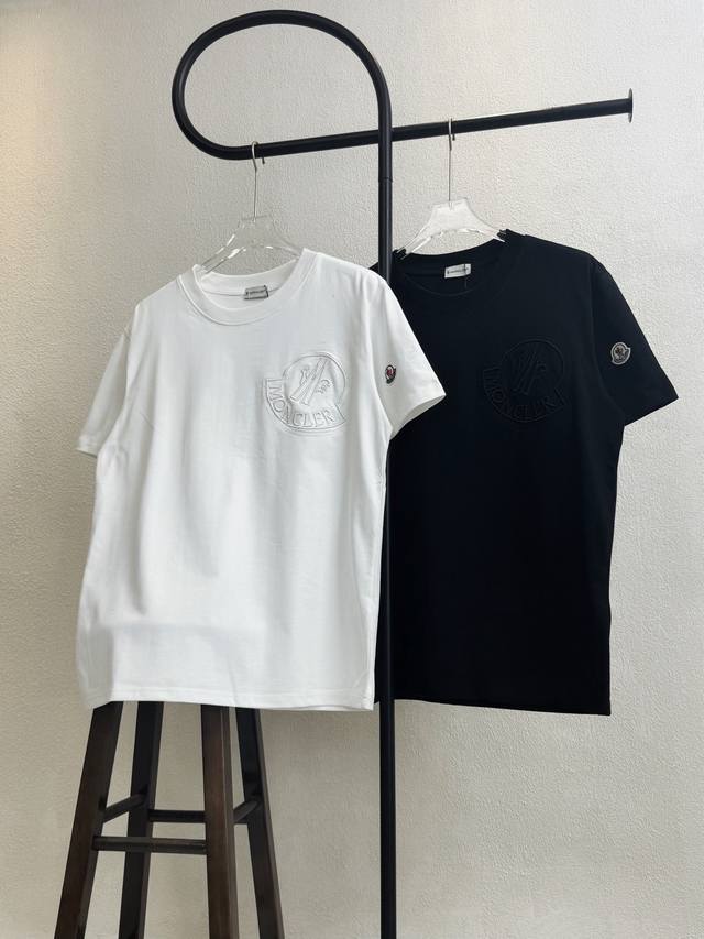 Style No. Xb70 Large logo on chest, cuffs with embroidery, round neck, short sle
