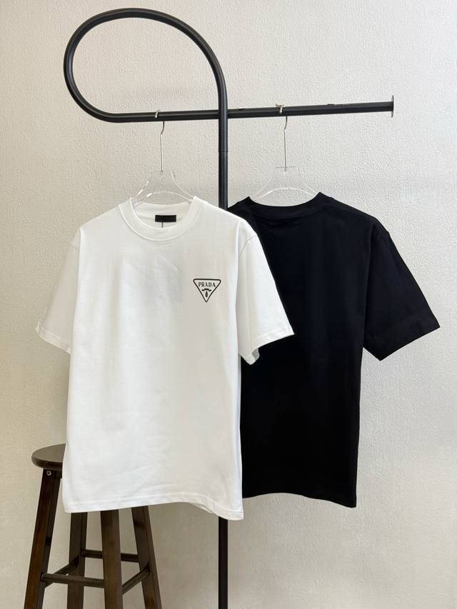 Style No. X166 Prada chest logo print round neck short sleeves Bought the sample