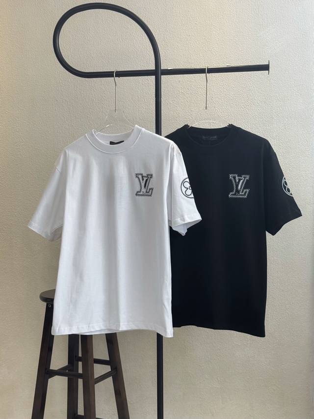 Style No. X153 Lv Louis Vuitton Logo patch pattern embroidery round neck short s
