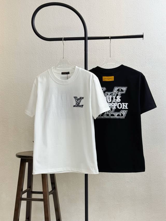 Model No. Xb106 Lv Louis Vuitton new stitching large logo letters three-dimensio