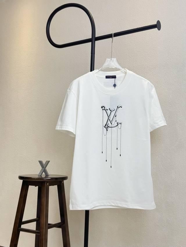 Model No. Xb65 Lv Louis Vuitton pendant water drop embroidery round neck short s