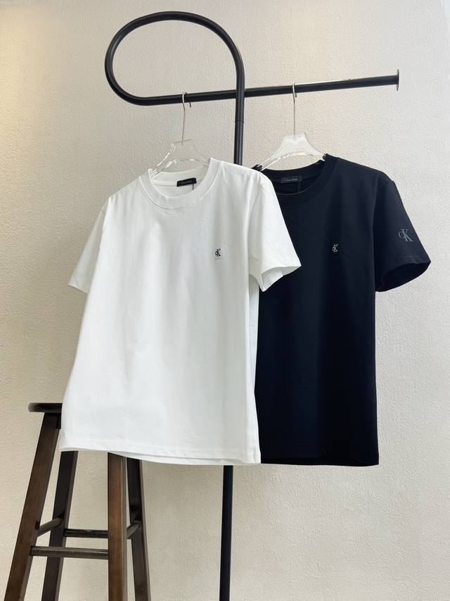 Style No. Xb56 Ck Chest square embroidery small label cuff logo print round neck
