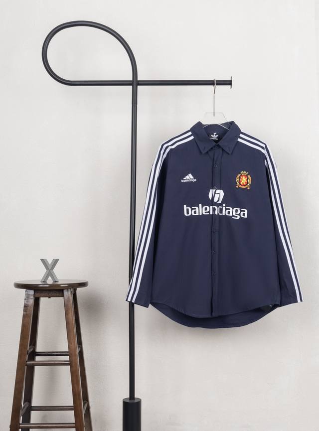 Style No. Xb0123 Balenciaga Manchester United co-branded Adidas three-stripe lon