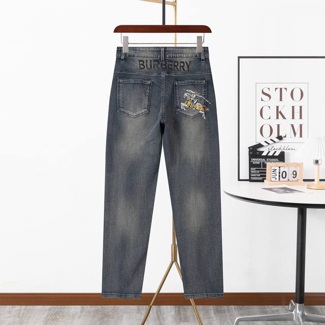 BbrBurberry printed letter jeans Retro style The combination of time and fashion