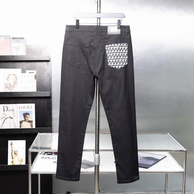 Classic and versatile Amani jeans with customized full-print logo on the back po