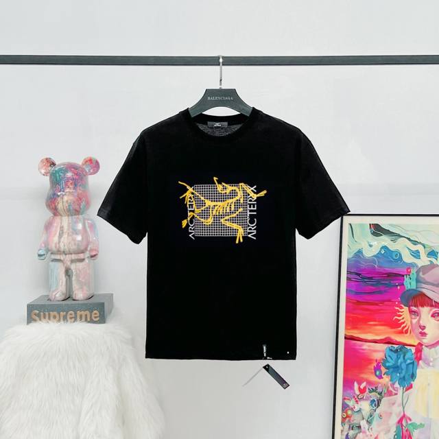Model number: S56 Arc'Teryx Arc2025 new mesh print short sleeves are made of 32