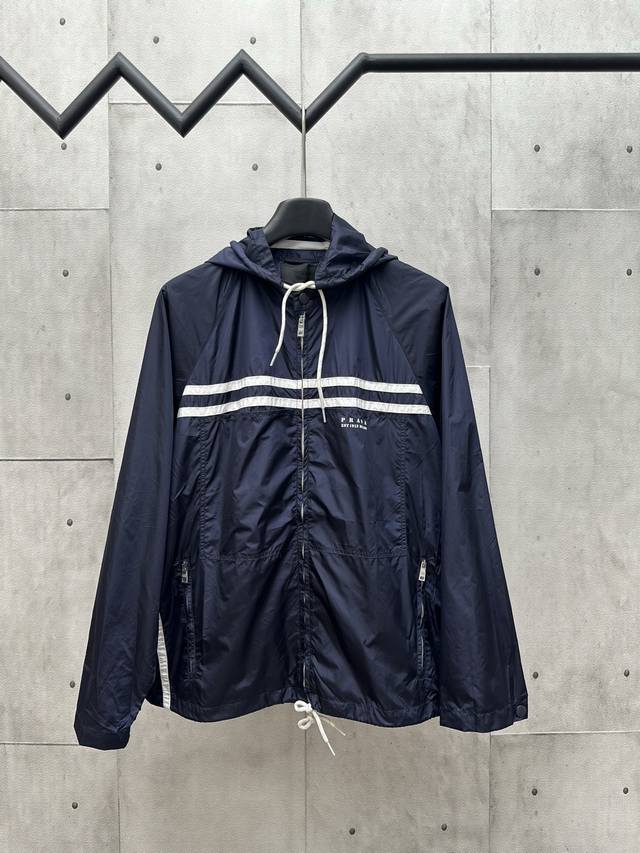 Prada 25Ss new spring and summer detachable hooded sun protection jacket is made
