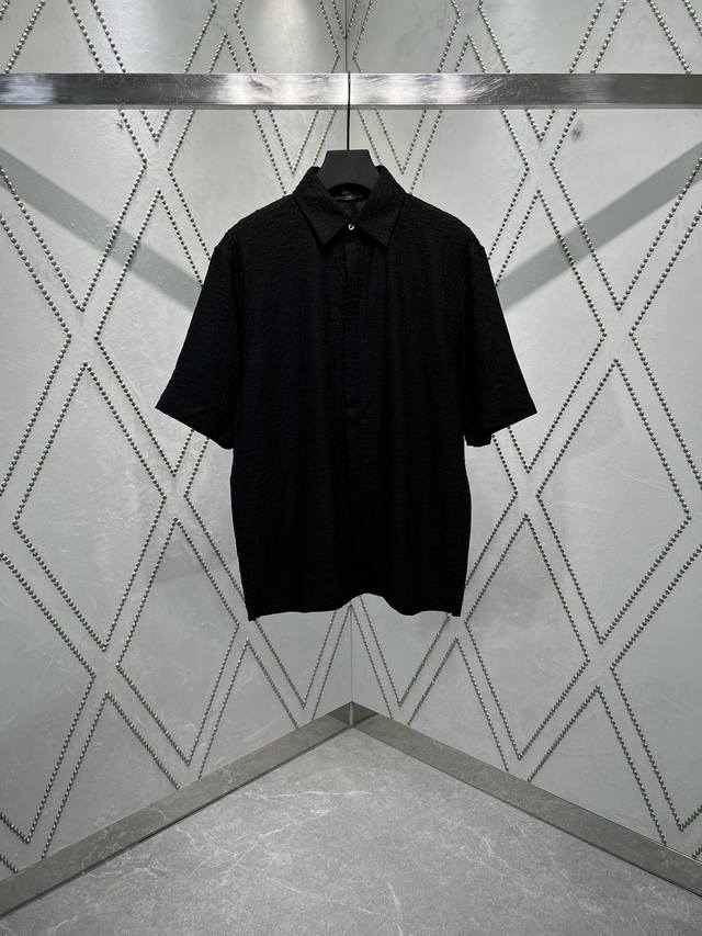 Fendi 25Ss new loose short-sleeved shirt. Italian medium high collar and straigh