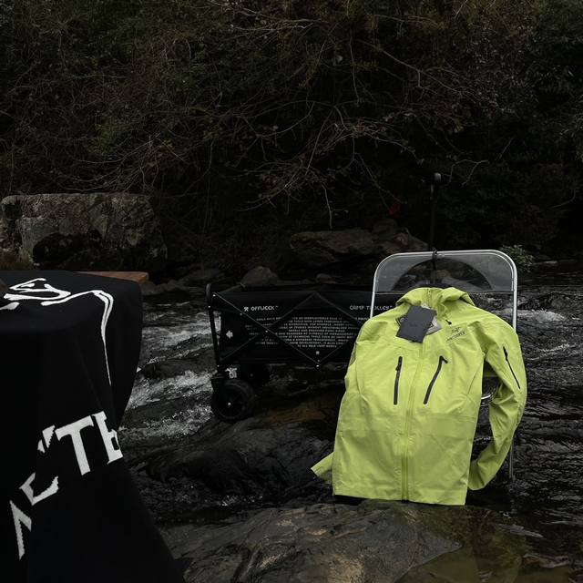 Arc'teryx - Alpha SV series jacket This year's latest item is a perfect combinat