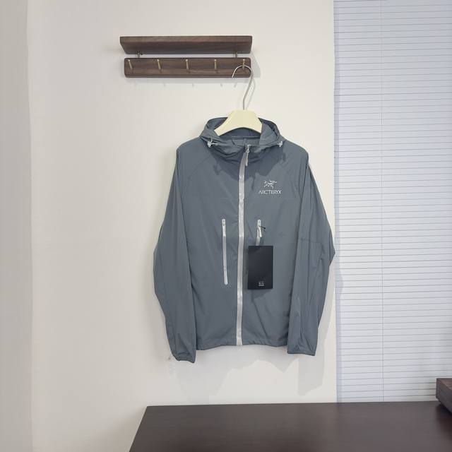 Arc'teryx | Series 6 sunscreen lightweight wind shell skin jacket Color: white,