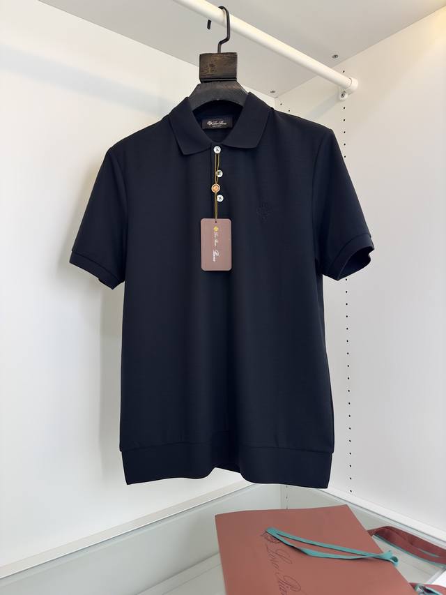 Lo*Ro Pi*Na Nuo U Recommended by old money and new rich! Logo embroidered lapel