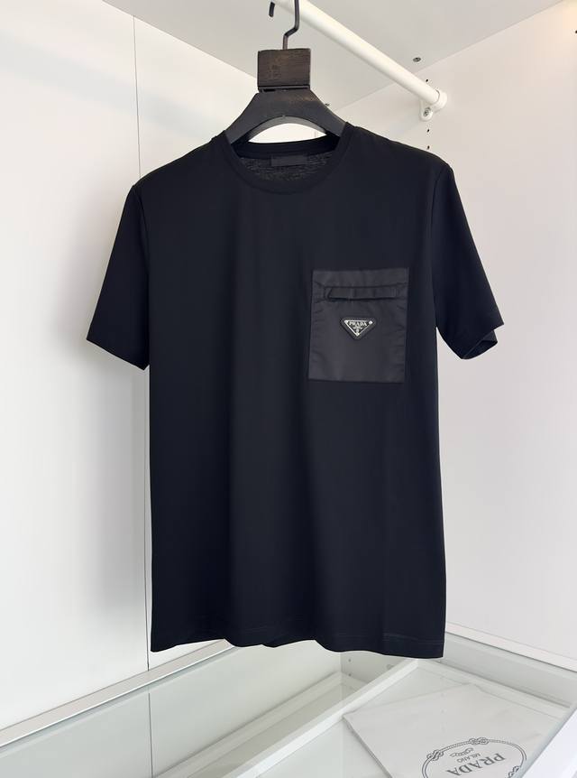 Pr*Da 2025 Spring and Summer Classic Pockets Re-Nylon Plain Knit Round Neck T-sh