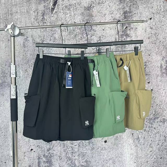2028 White background picture hanging Mlb Yankees pocket belt work shorts Reacti